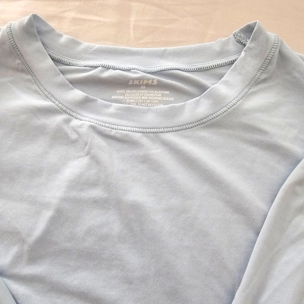 SKIMS Fits Everybody Top - Picture 3 of 5